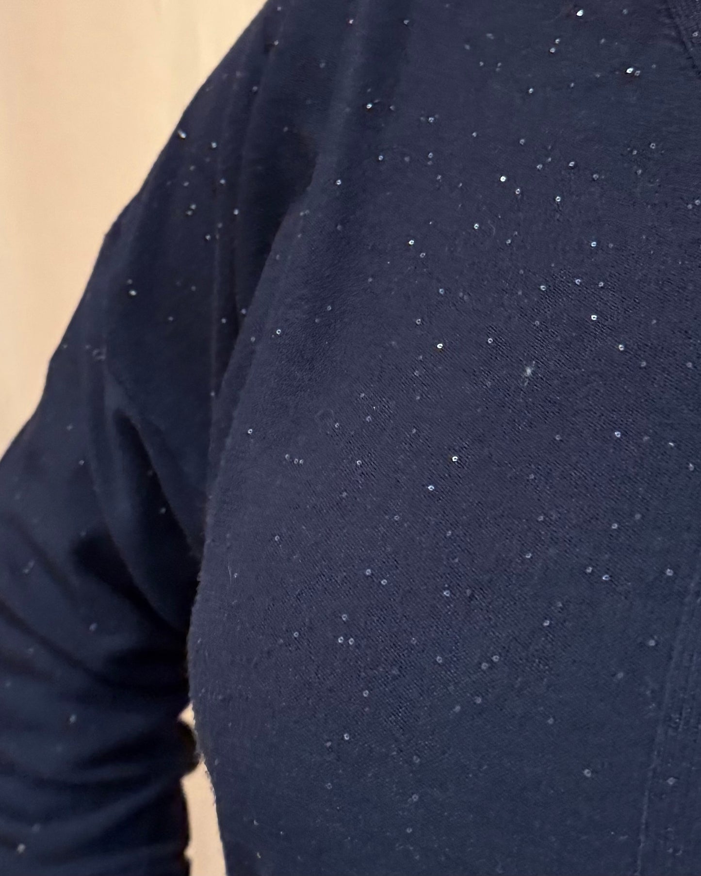 Pull marine pailletée