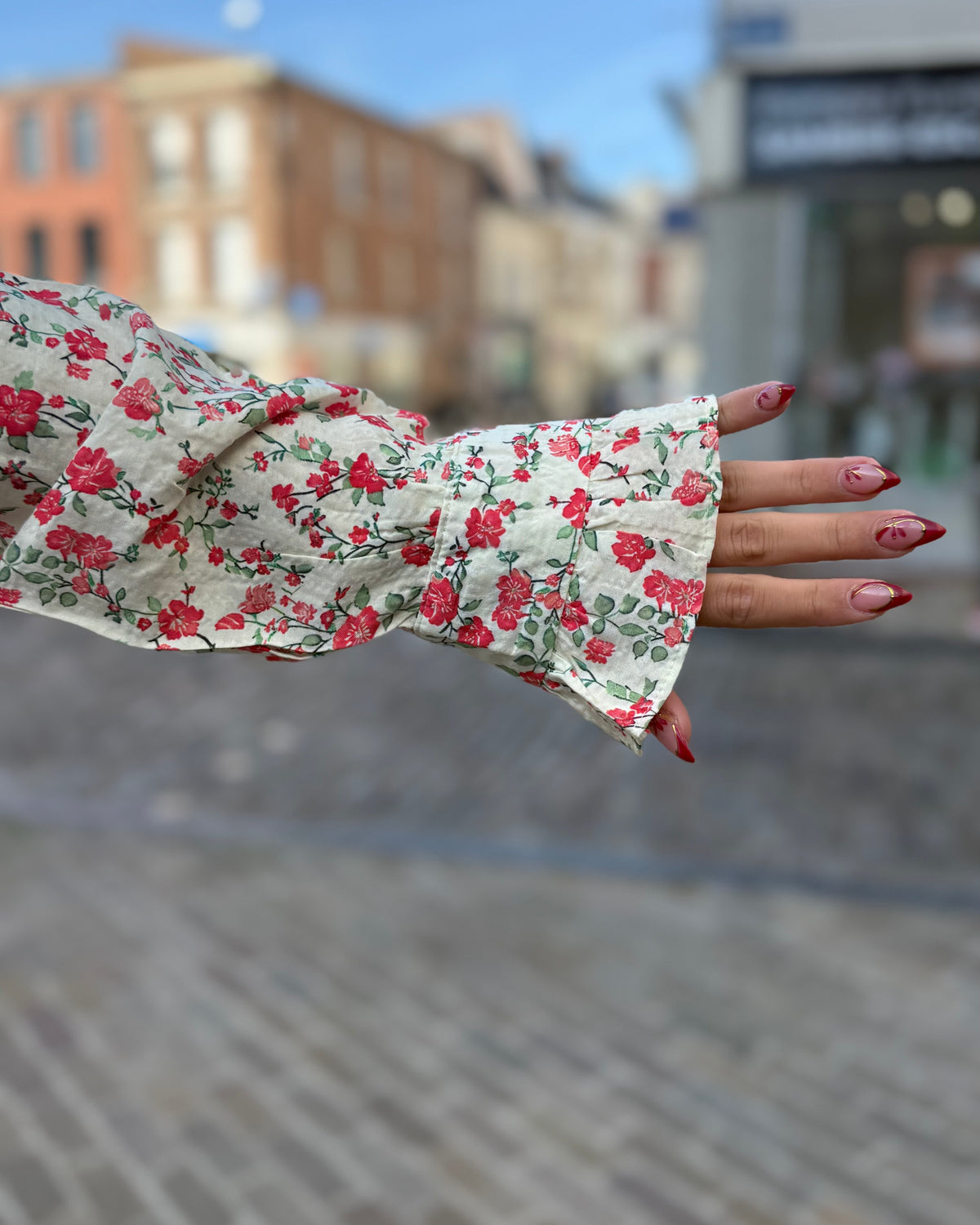 Chemise fleurie rouge