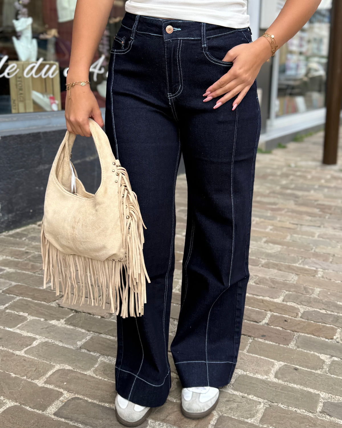 Jean bleu brute surpiqûres blanches 36 à 46