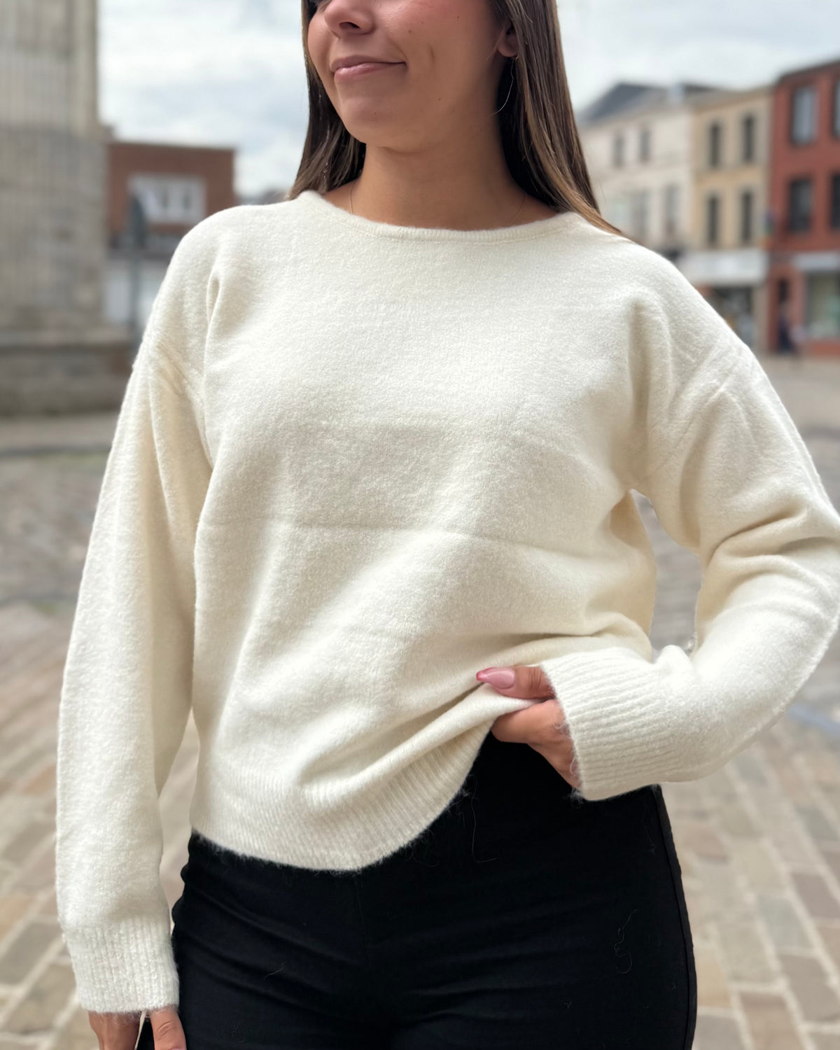 Pull crème dos dentelle