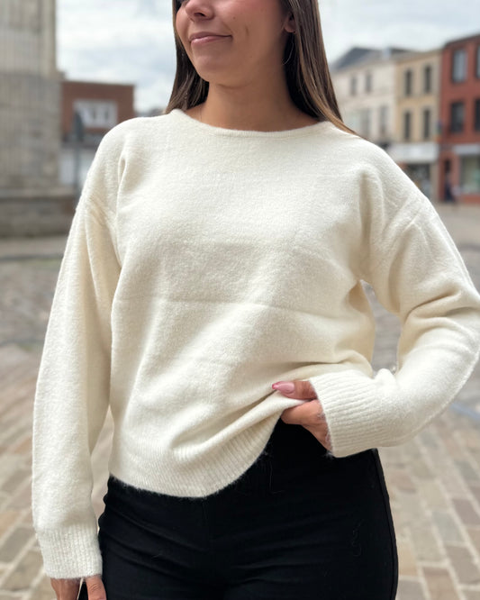 Pull crème dos dentelle