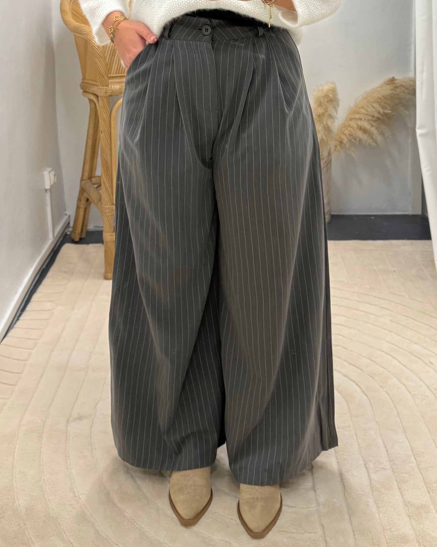 Pantalon gris rayures