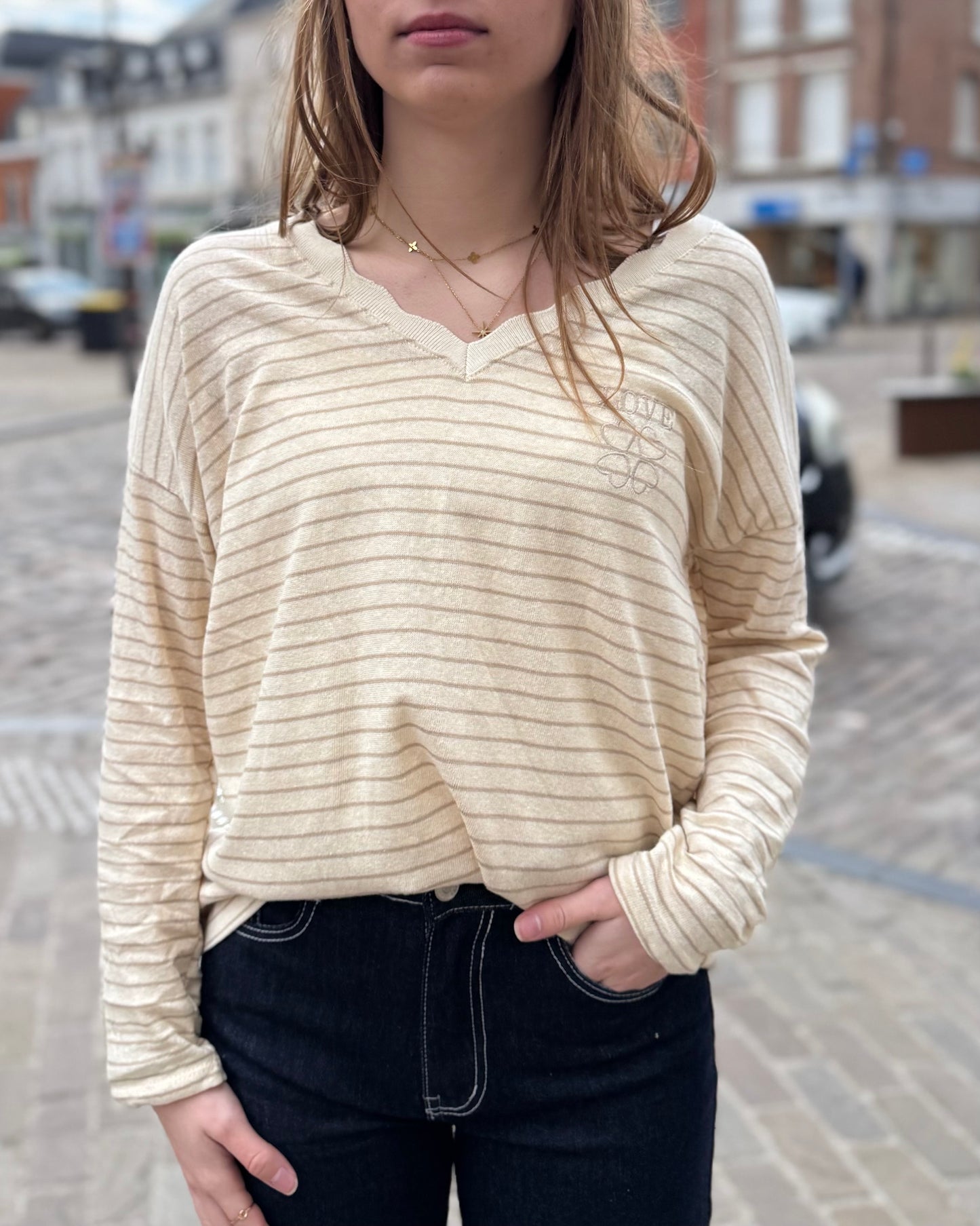 Pull Love beige