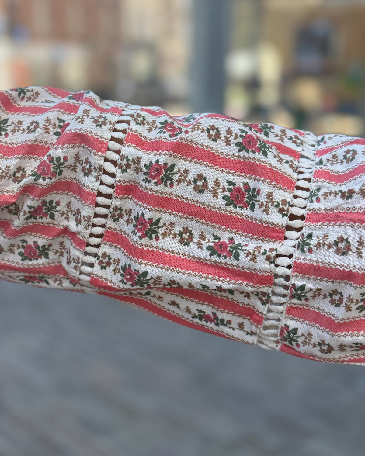 Chemise fleurie rouge