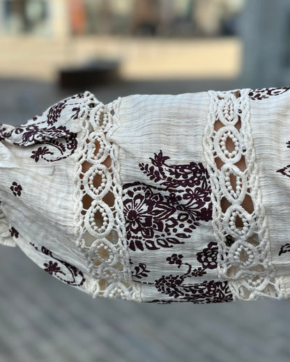 Chemise fleurie bordeaux
