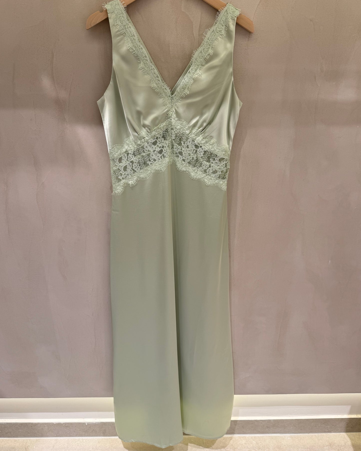 Robe cérémonie vert sauge