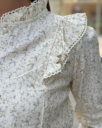 Chemise champêtre fleurie