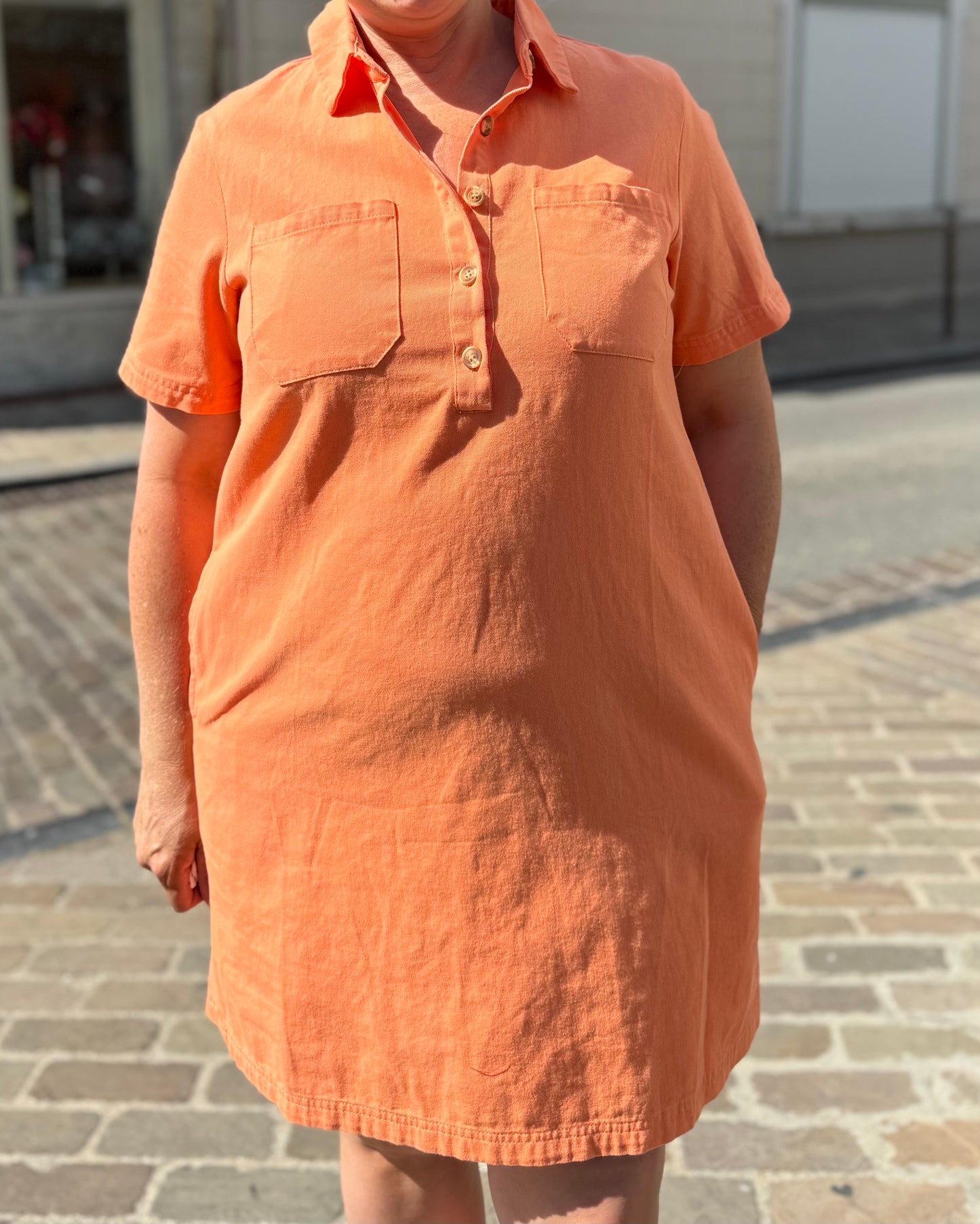 Robe orange Isis