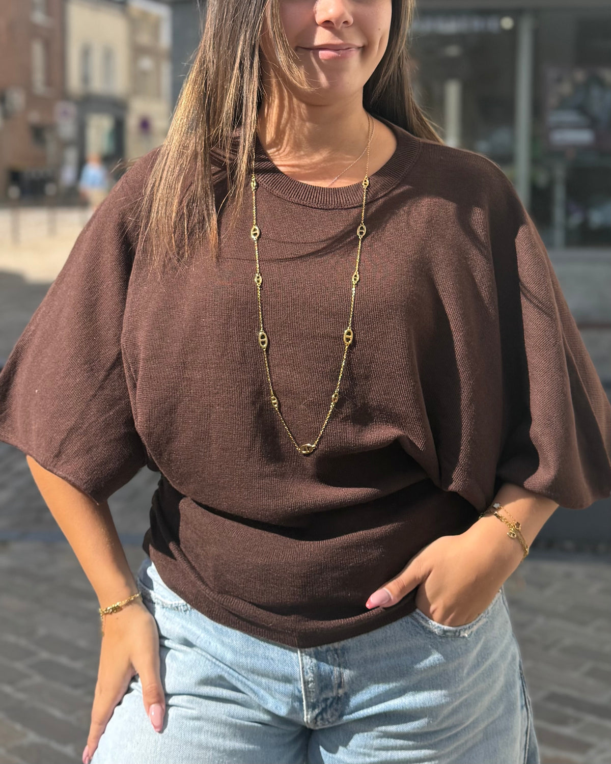 Pull cintré à la taille chauve souris marron