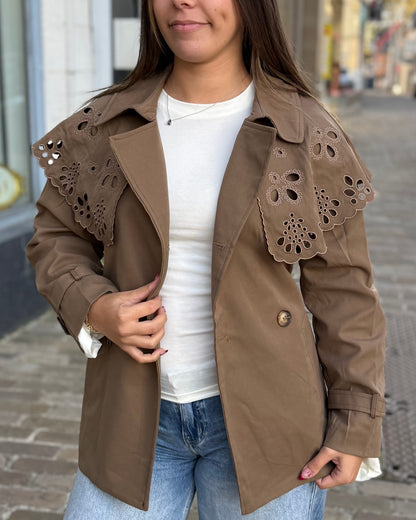 Trench camel détails brodés