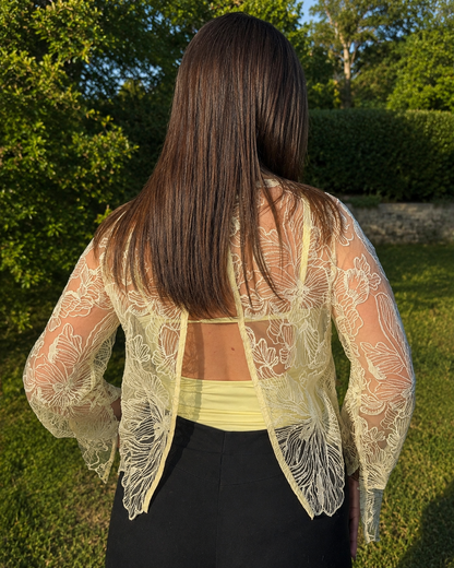 Haut dentelle jaune