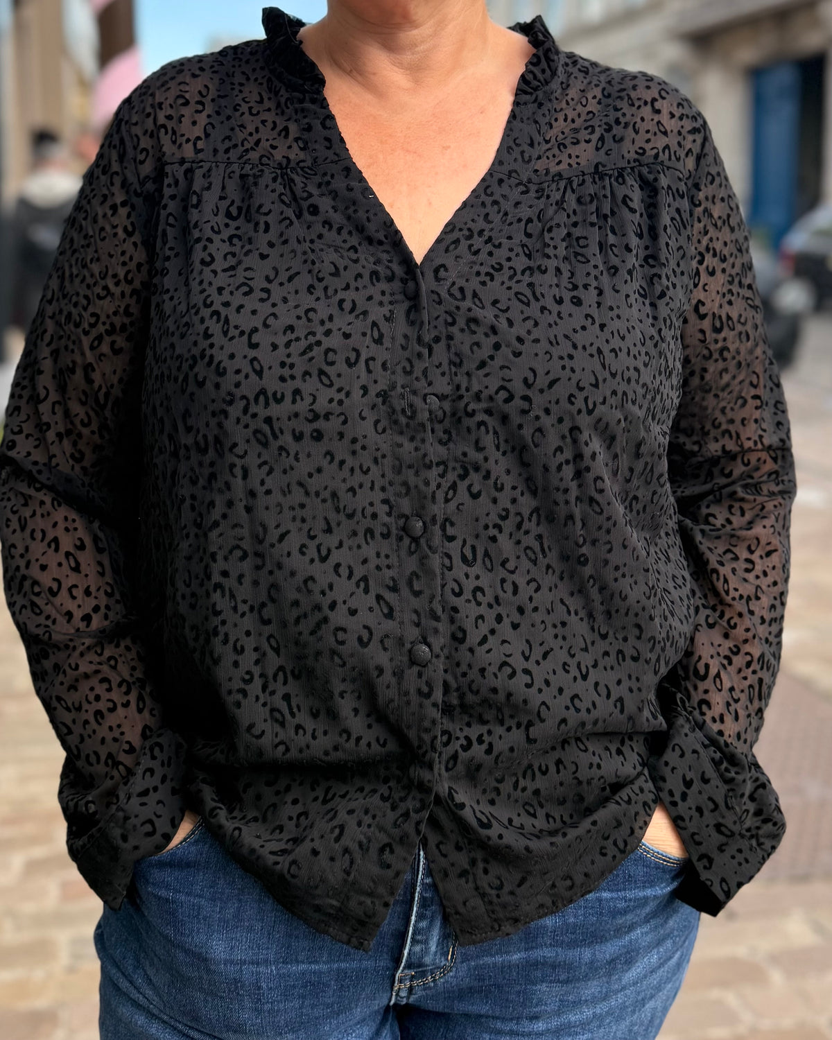 Chemise noire texturée