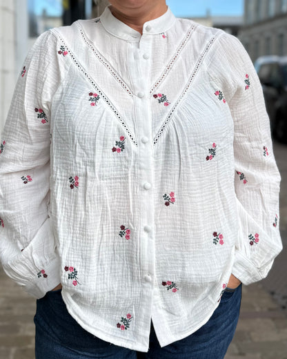 Chemise gaze de coton brodée fleurs