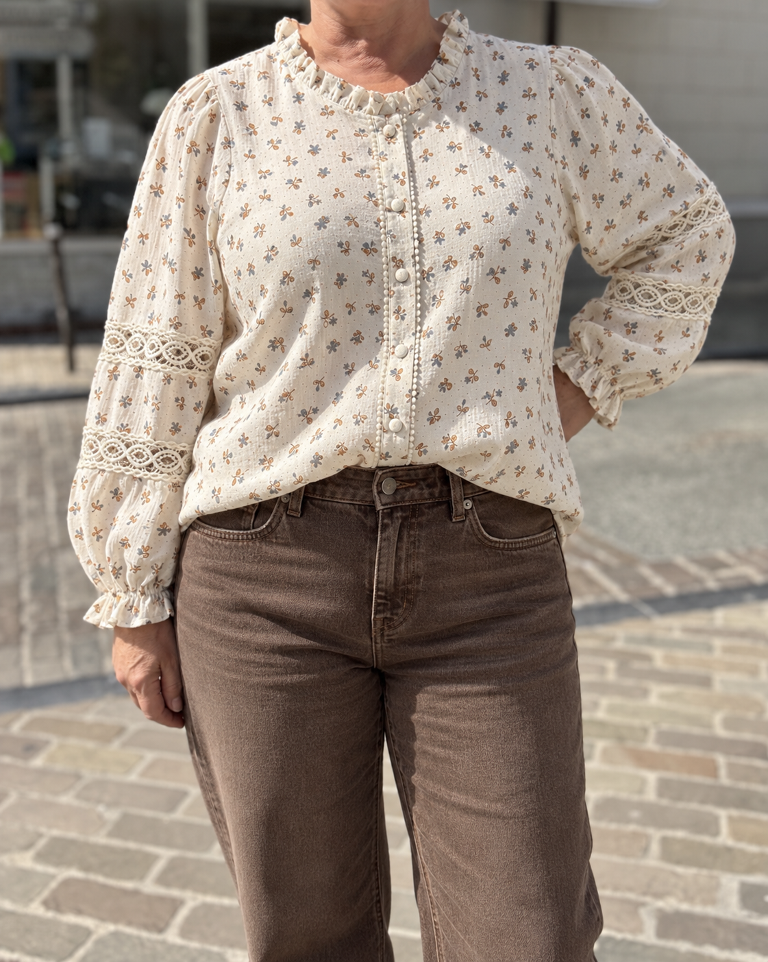 Chemise fleurs camel