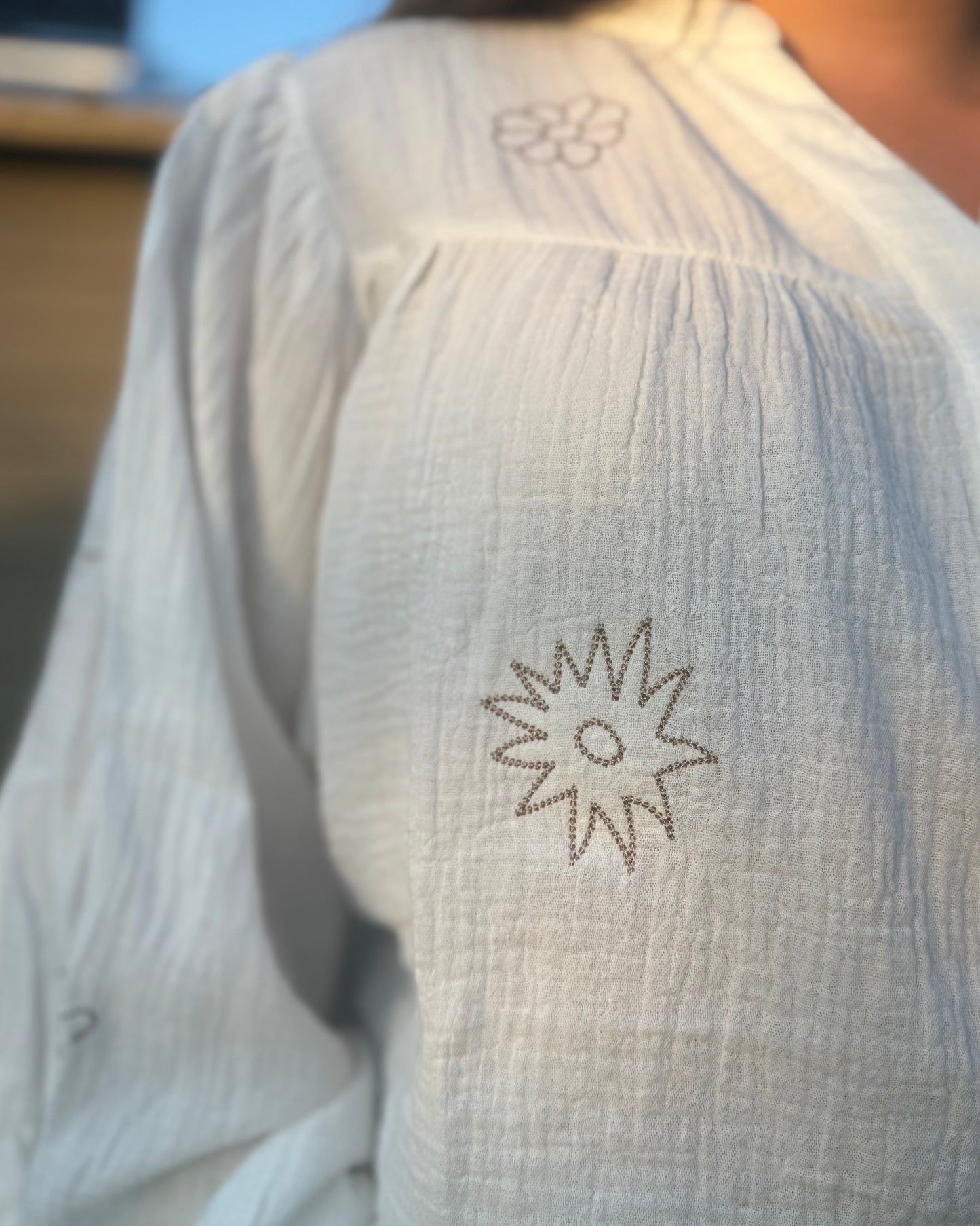 Chemise gaze de coton brodé