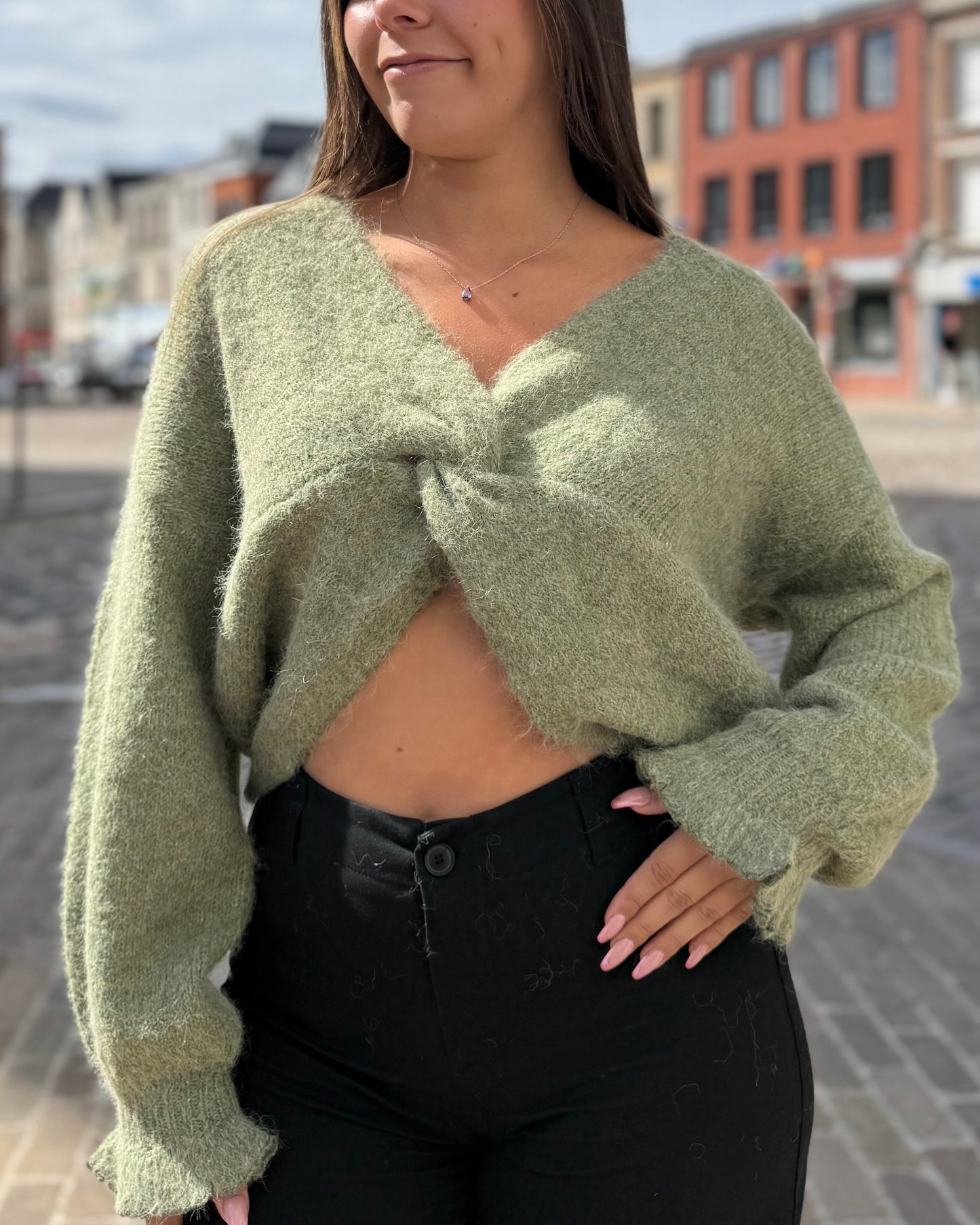 Pull dos nu ou noeud devant