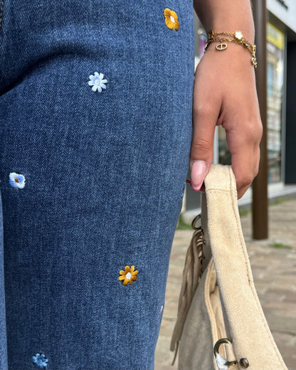 Jean large fleurs brodés 36 à 46