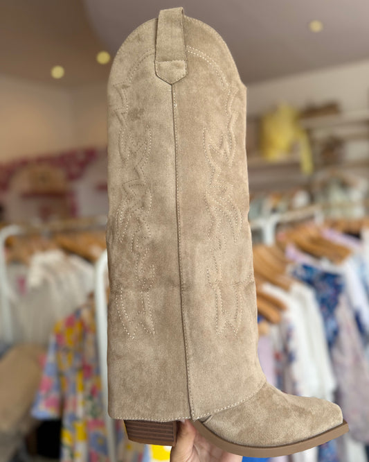 Bottes hautes beige femme style western en suédine