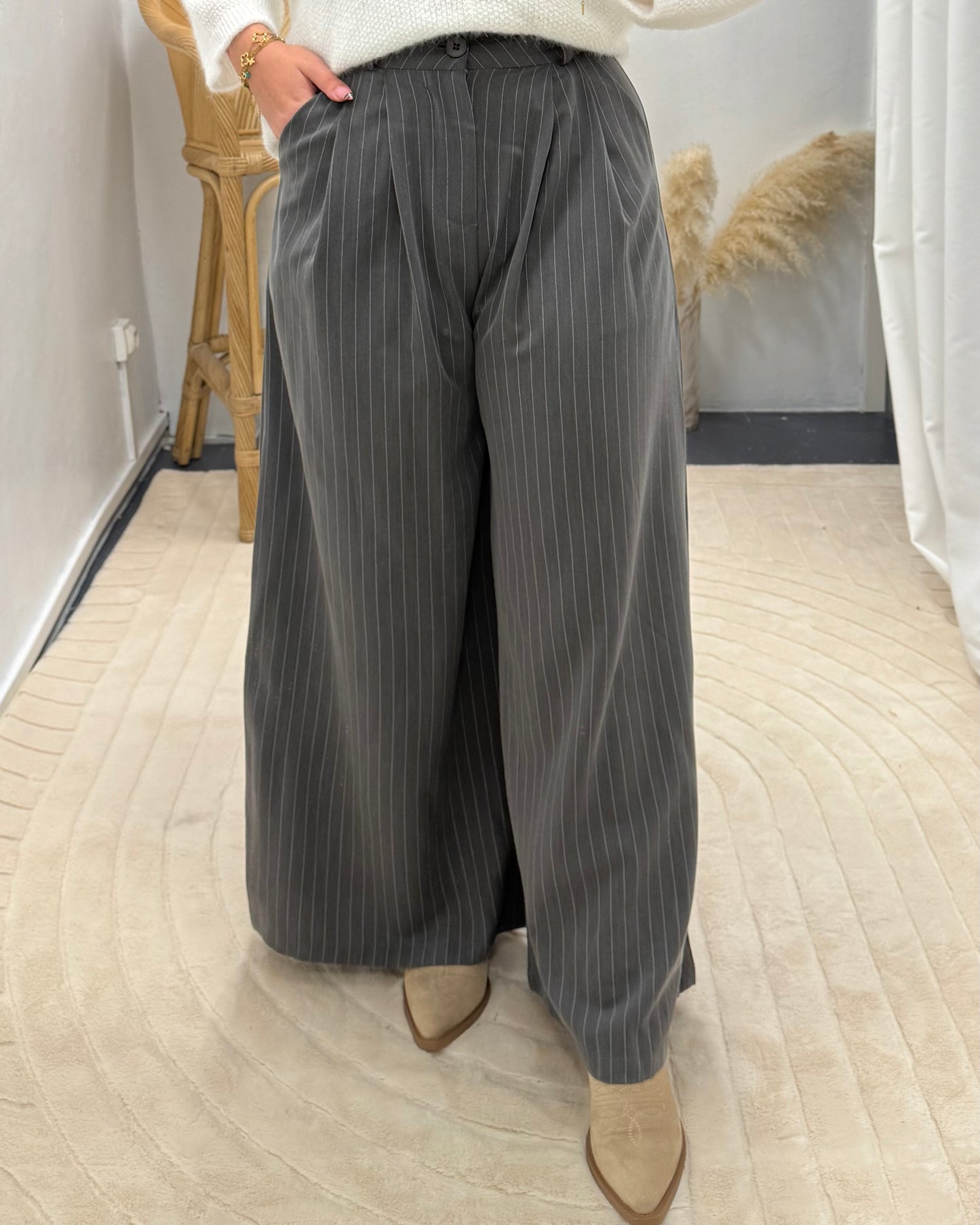 Pantalon gris rayures