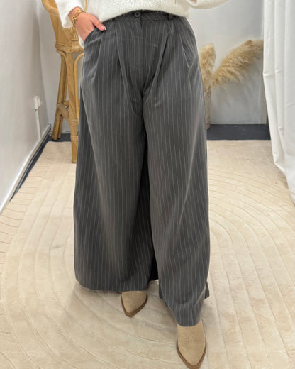 Pantalon gris rayures