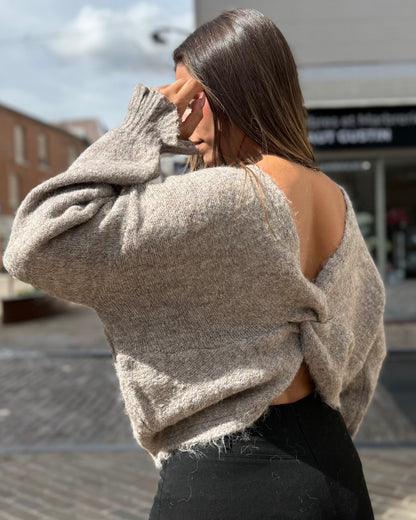 Pull taupe dos ouvert