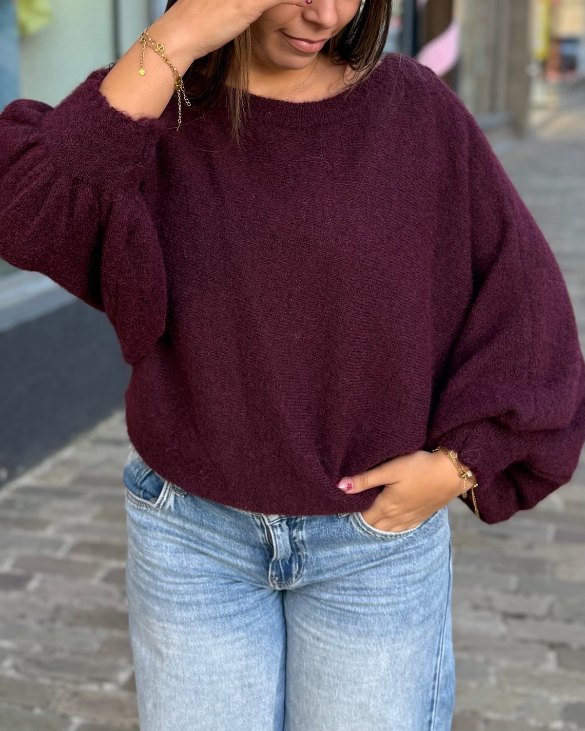 Pull épaule dénudée prune