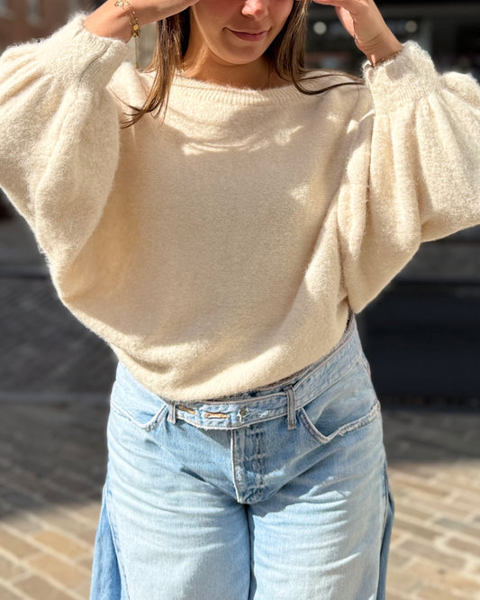 Pull épaule dénudée crème