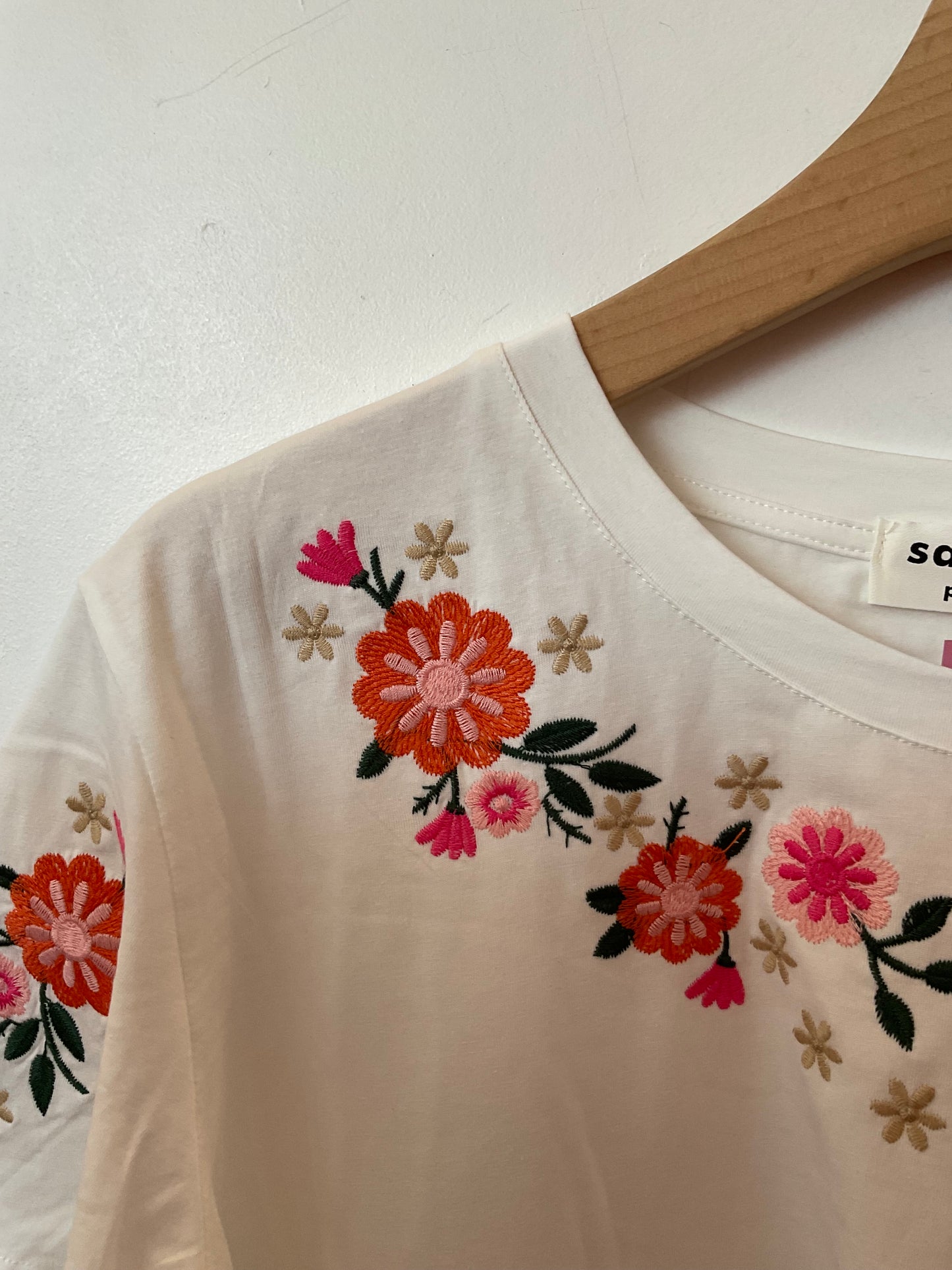 T-shirt brodé