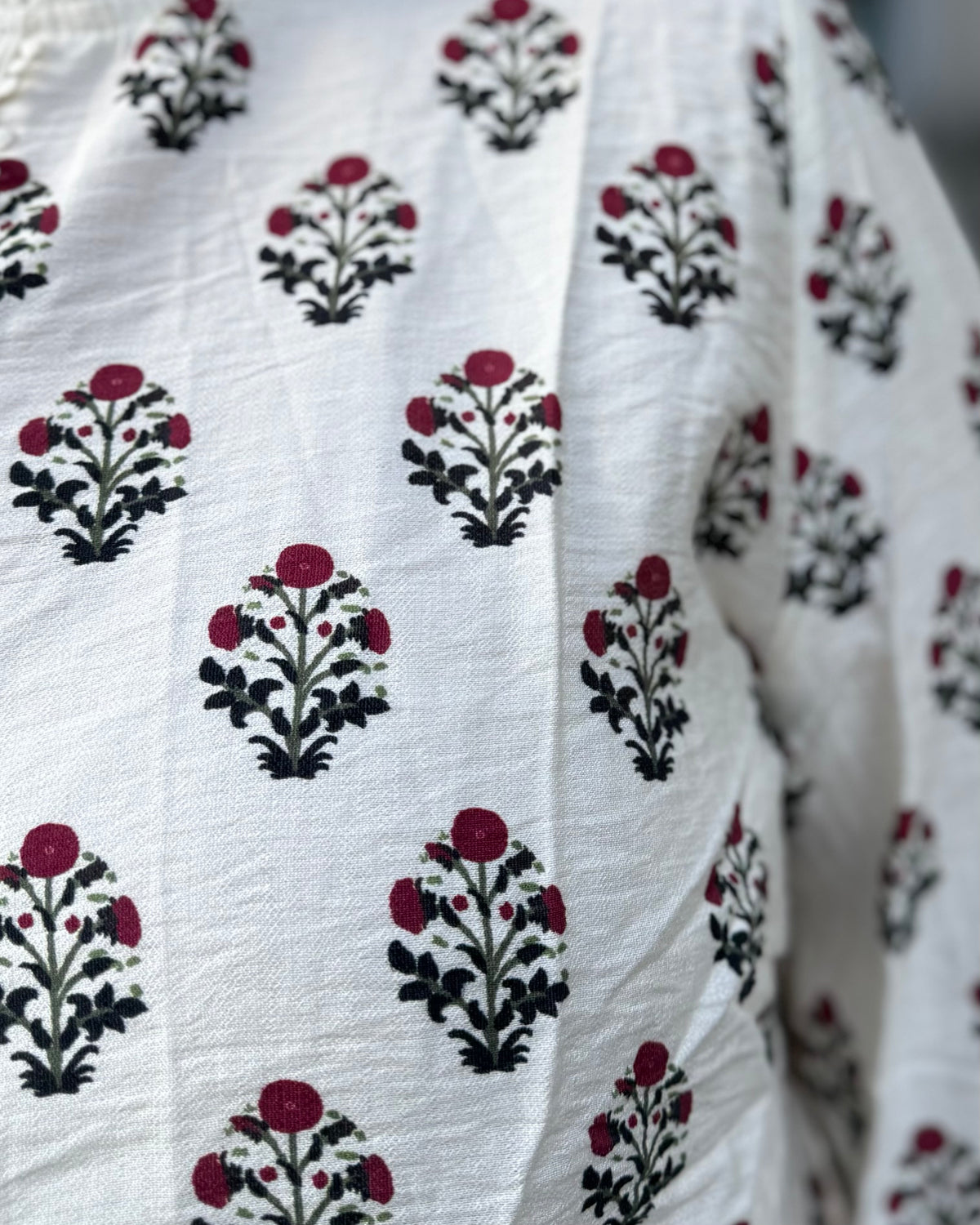 Chemise motifs baroque