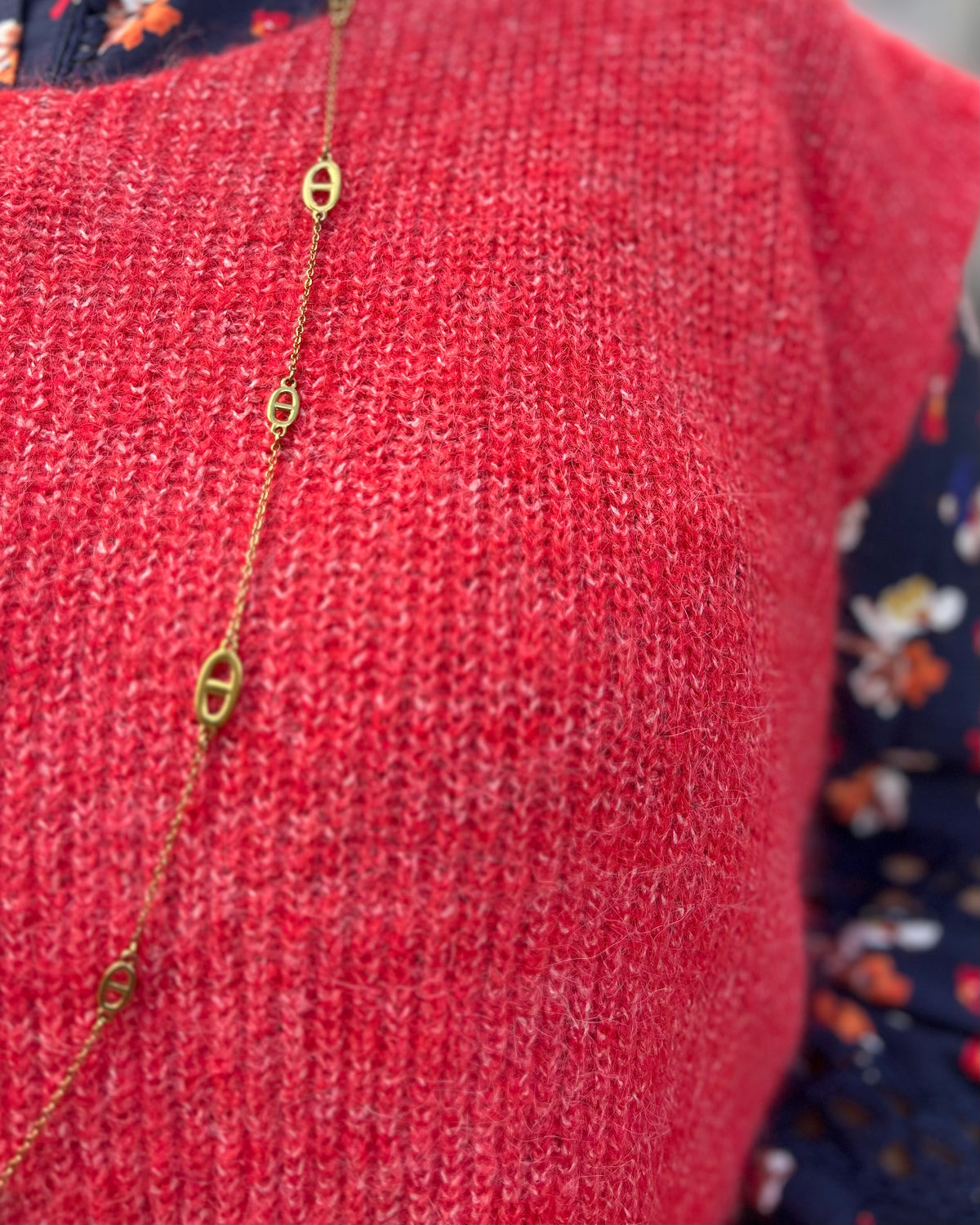 Pull rouge sans manches