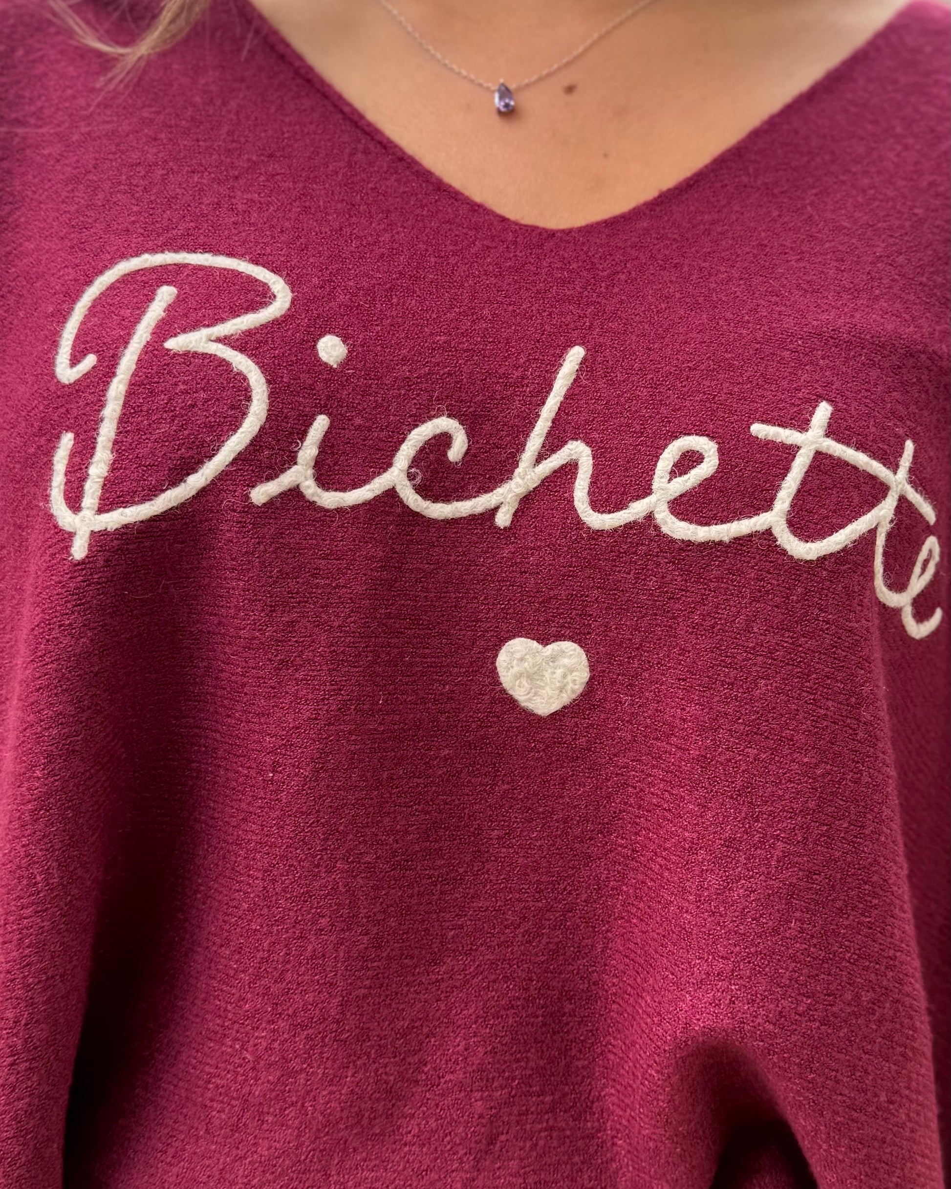 Pull bordeau Bichette et cœur brodé