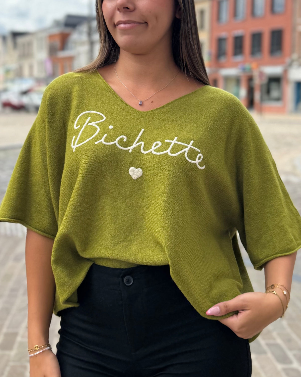 Pull vert femme avec inscription Bichette et cœur brodé