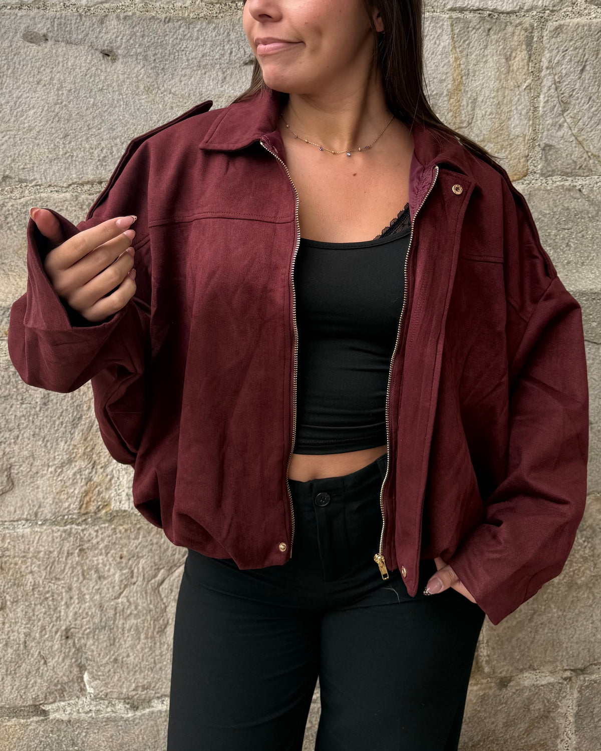 Veste bordeaux femme coupe courte vue de face